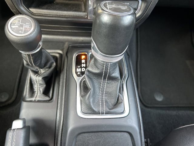 Used 2023 Jeep Wrangler Unlimited Sahara image 30