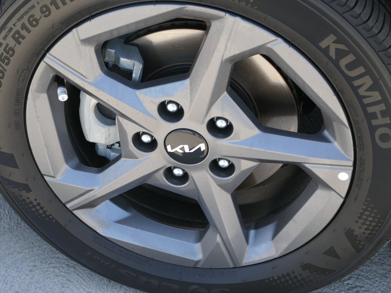 Used 2025 Kia K4 FWD image 11