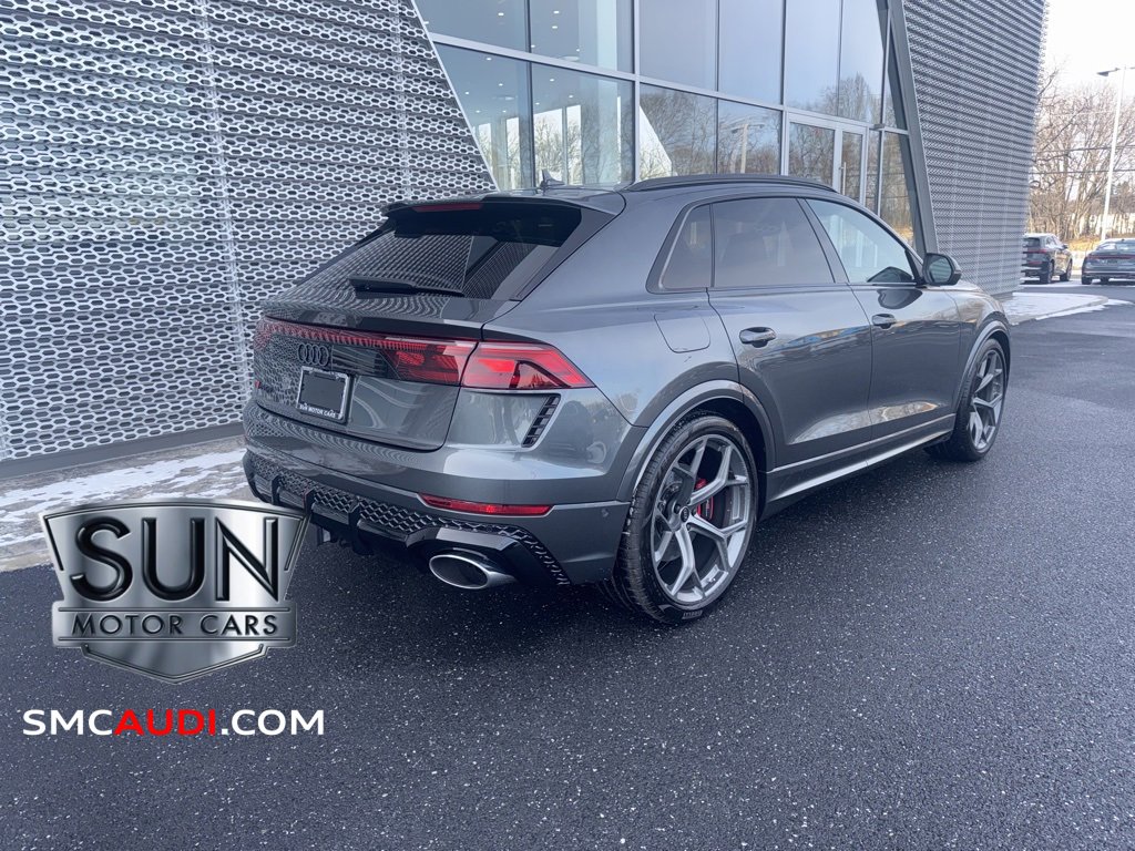 New 2025 Audi RS Q8 performance image 3