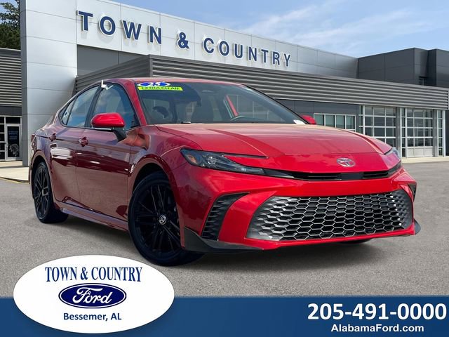 Used 2025 Toyota Camry SE image 1