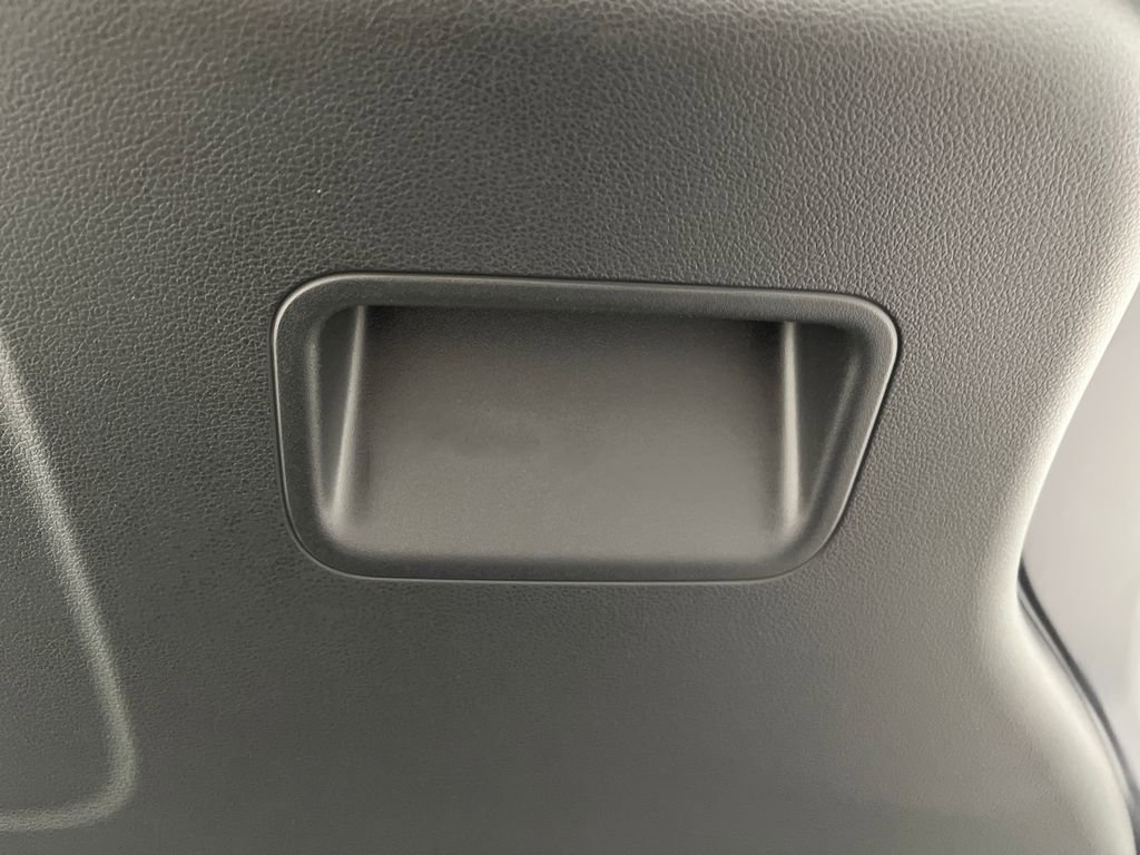 Used 2025 Hyundai Venue SE image 33