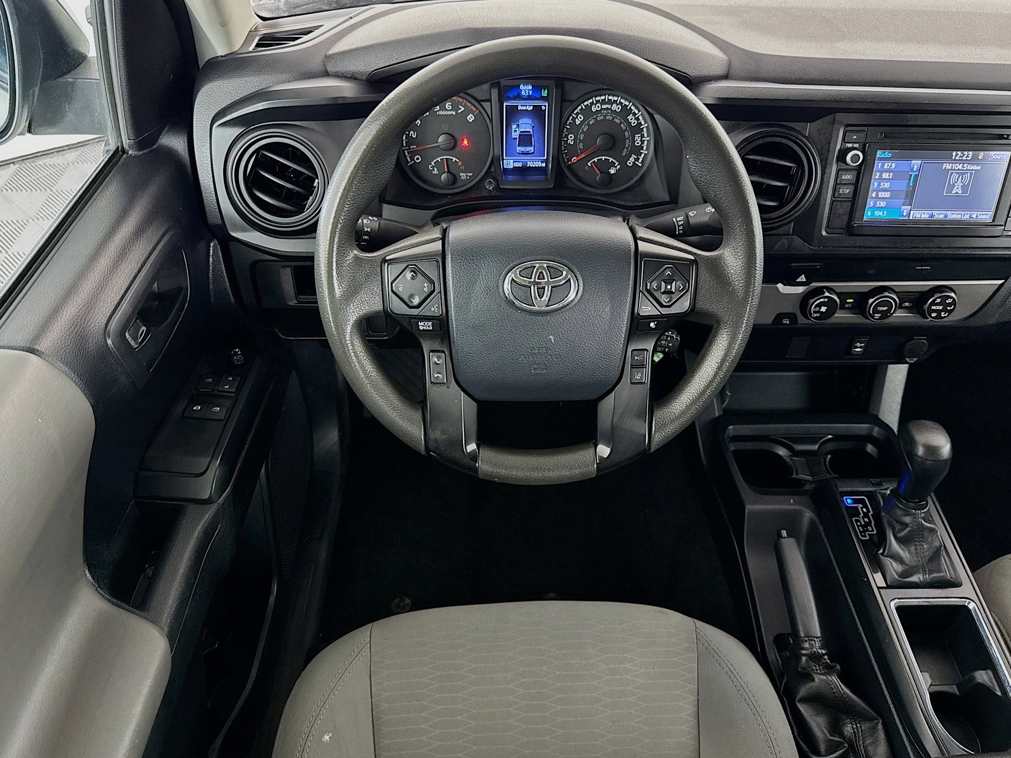 Used 2019 Toyota Tacoma SR image 16