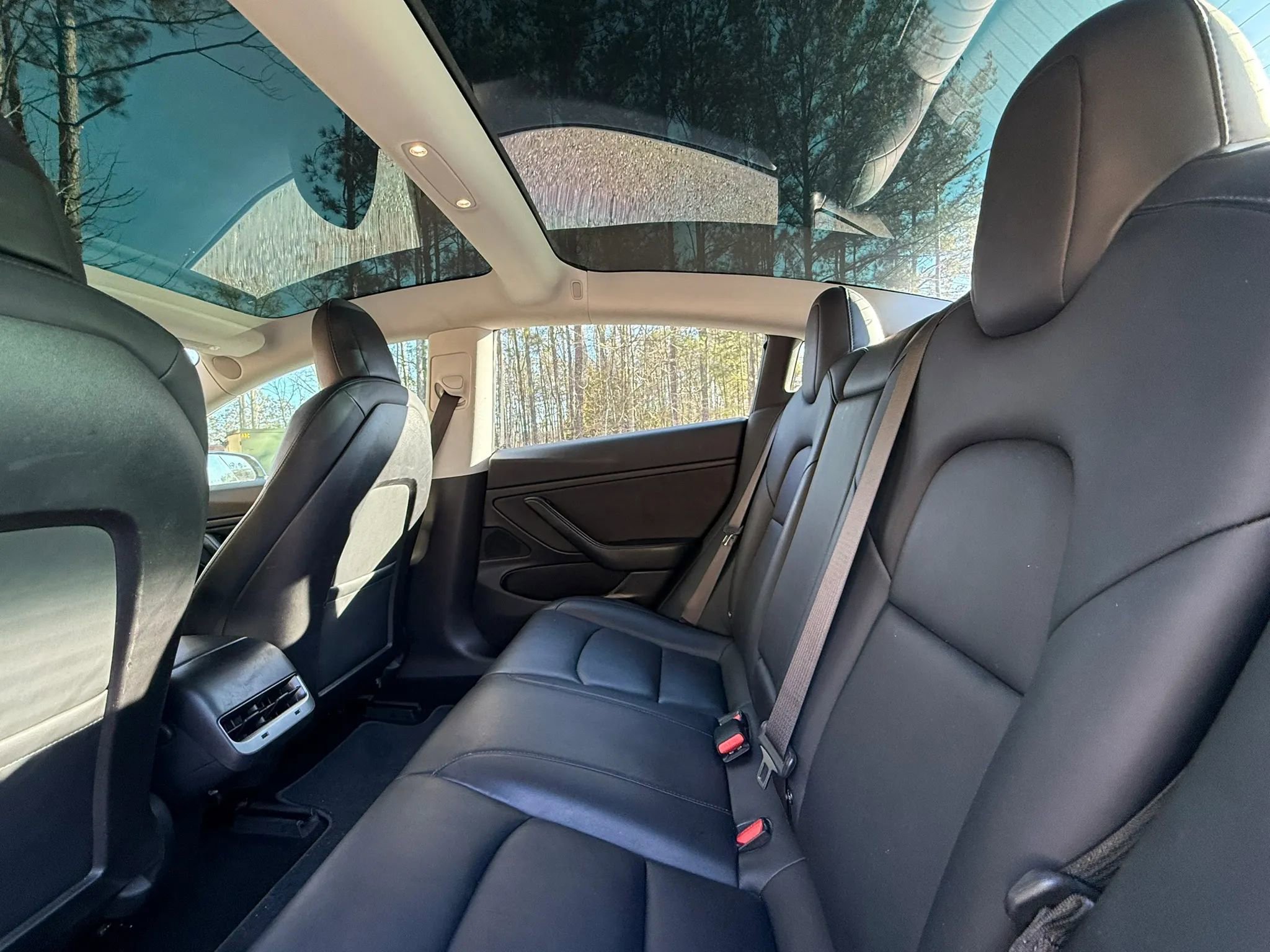 Used 2018 Tesla Model 3 Mid Range image 17
