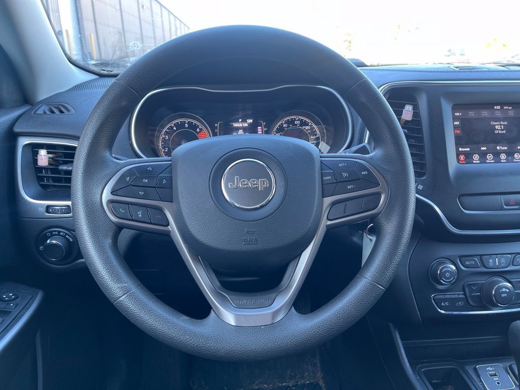 Used 2021 Jeep Cherokee Latitude FWD image 16