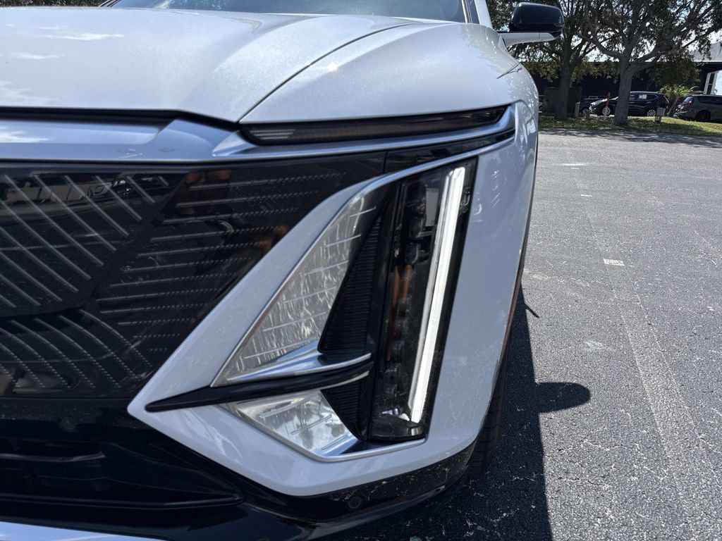 New 2026 Cadillac Lyriq Luxury RWD image 9