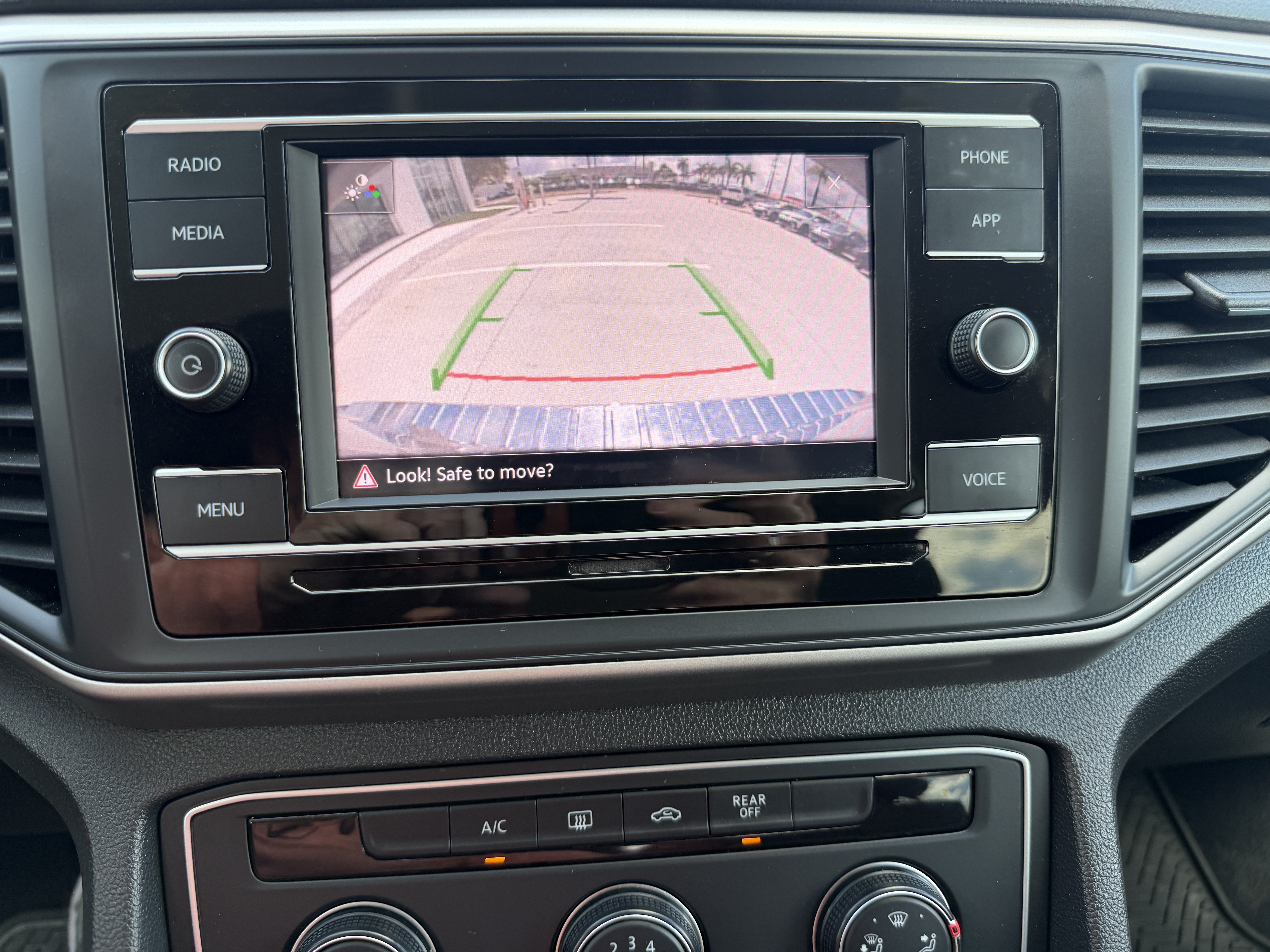 Used 2020 Volkswagen Atlas S FWD image 21