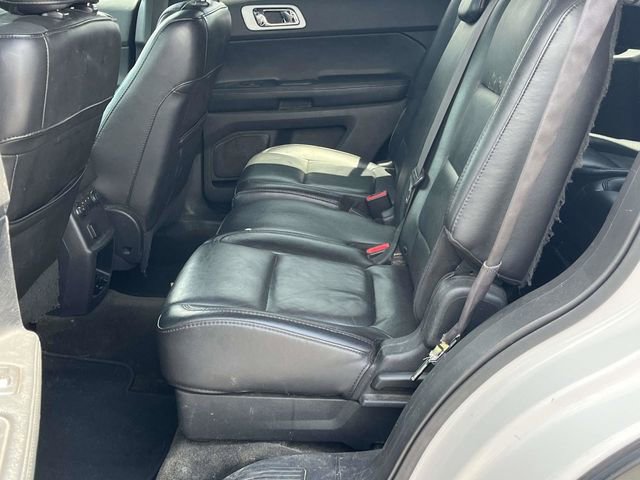 Used 2015 Ford Explorer XLT w/ Equipment Group 202A FWD image 15