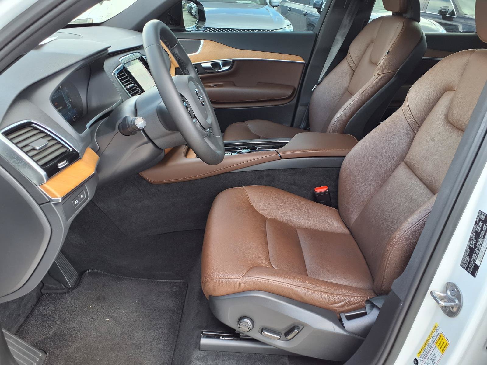 Certified 2023 Volvo XC90 T8 Plus w/ Protection Package Premier AWD/4WD image 22