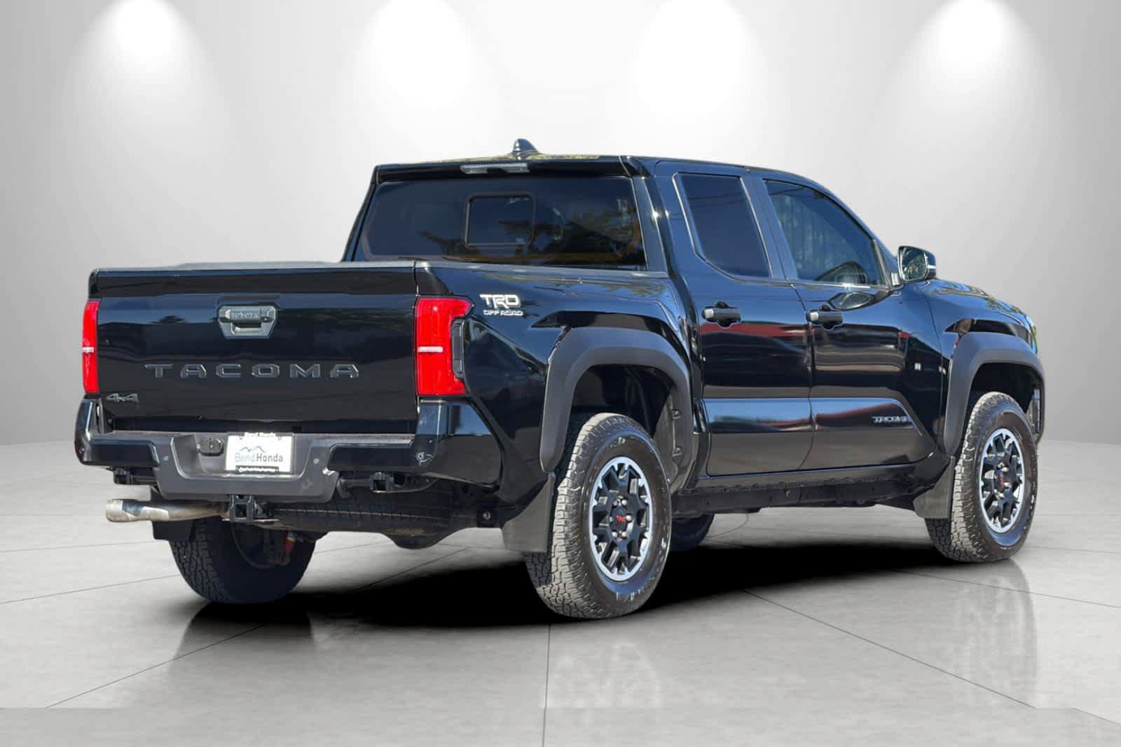 Used 2024 Toyota Tacoma TRD Off-Road w/ TRD Off Road Upgrade Package AWD/4WD video 2