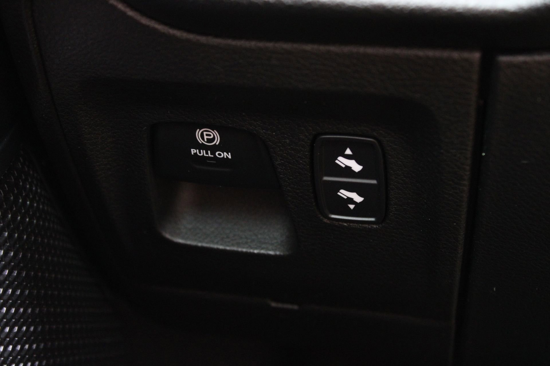 Used 2021 RAM 1500 Laramie w/ Sport Appearance Package AWD/4WD image 26