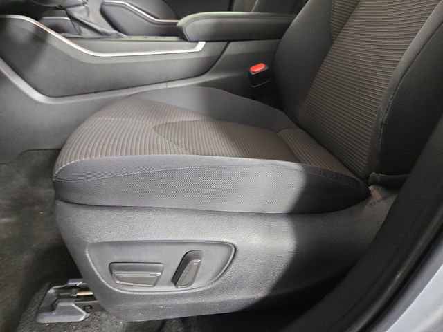 Used 2025 Toyota Highlander LE AWD/4WD image 31
