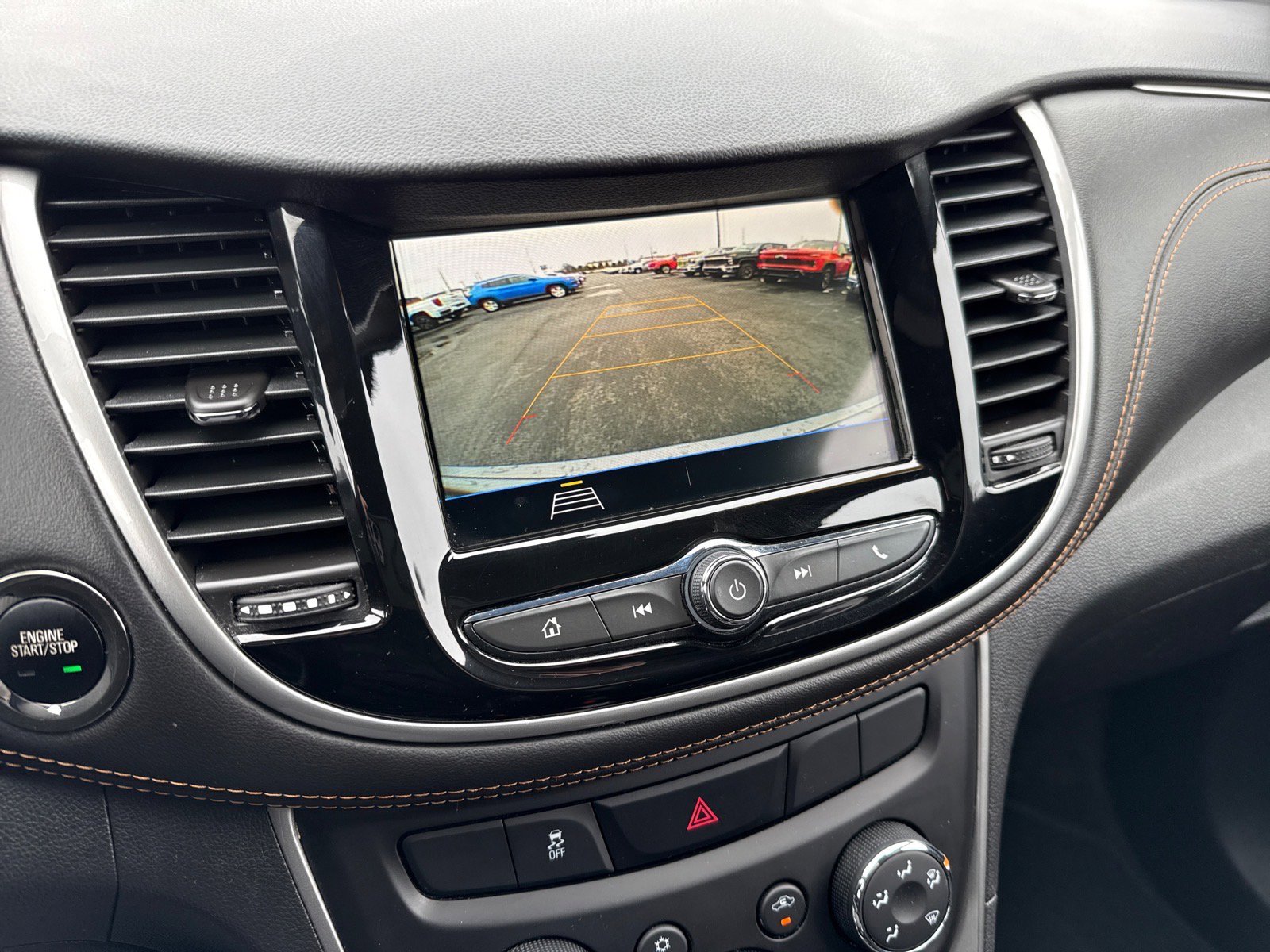 Used 2019 Chevrolet Trax LT w/ LT Convenience Package image 18