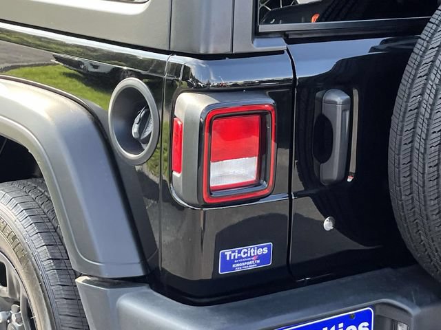 Used 2023 Jeep Wrangler Unlimited Sport AWD/4WD image 5