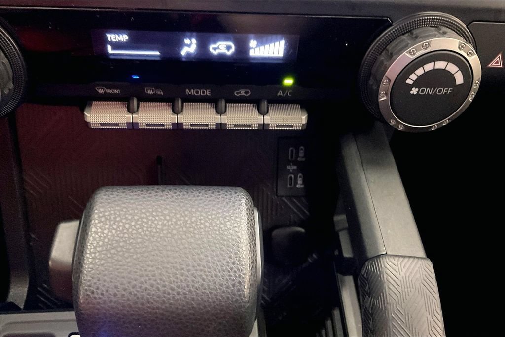 Used 2025 Toyota 4Runner SR5 AWD/4WD image 30