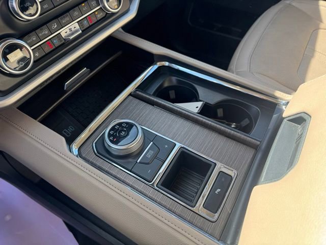 Used 2024 Ford Expedition Limited image 22