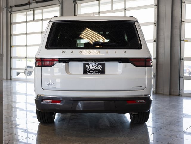 Used 2022 Jeep Wagoneer Series III w/ Premium Group I image 4