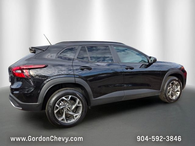 Certified 2025 Chevrolet Trax LT w/ LT Convenience Package FWD image 6
