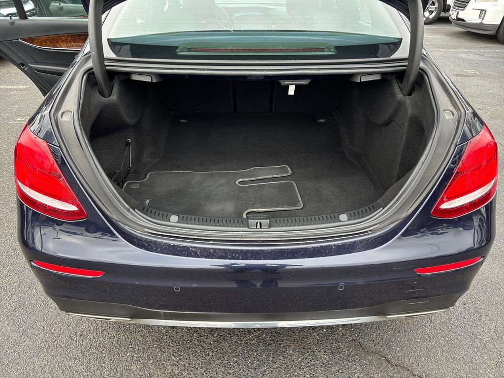 Used 2018 Mercedes-Benz E 300 E 300 image 18