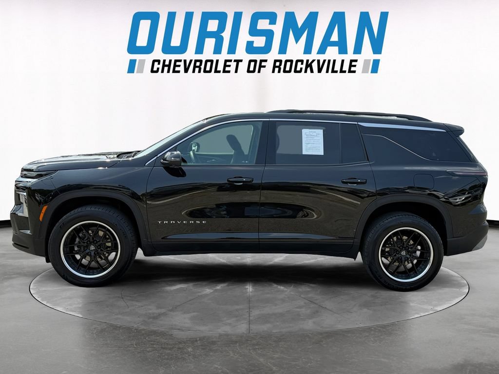 Used 2024 Chevrolet Traverse LT FWD image 3