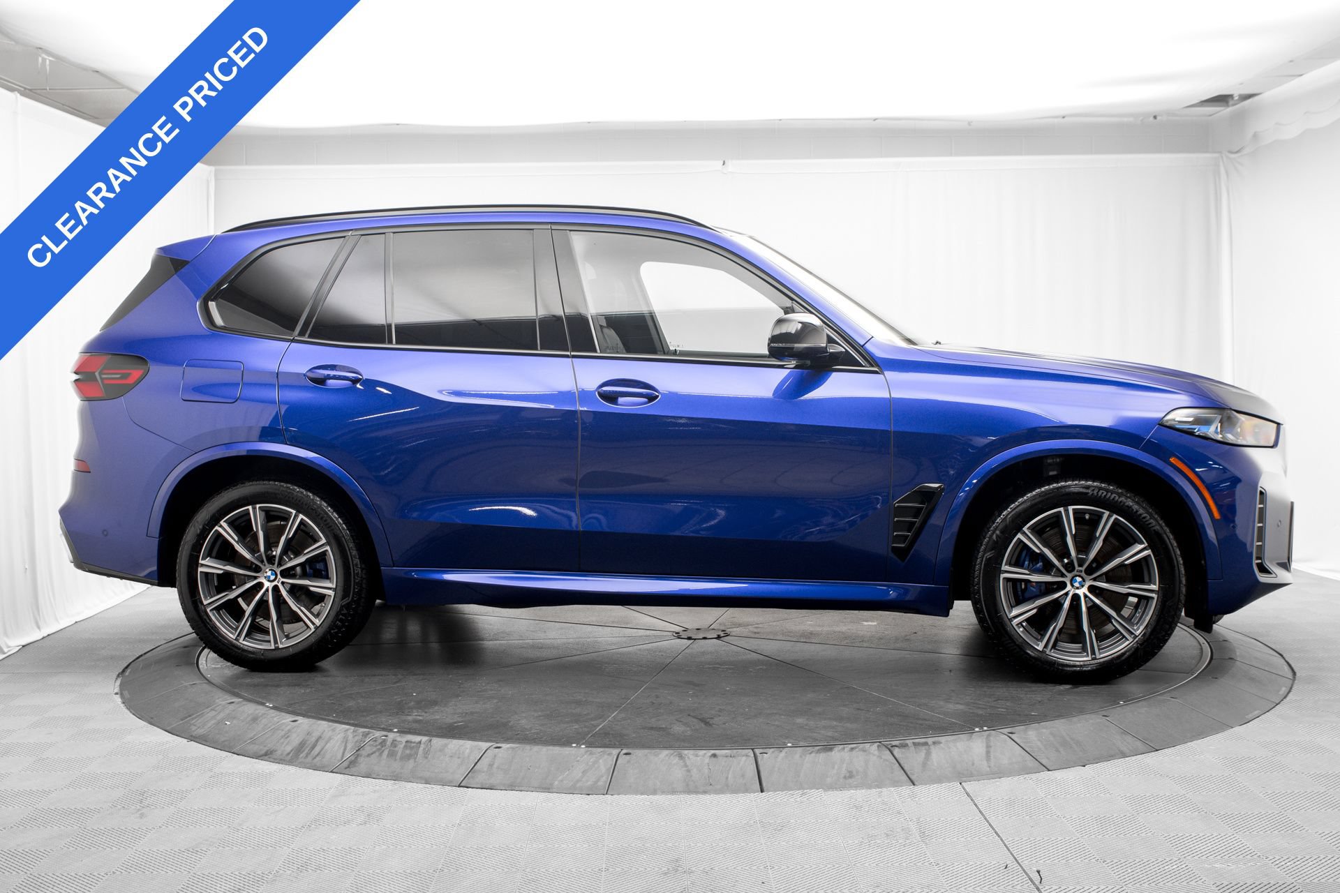 Used 2026 BMW X5 M60i AWD/4WD image 2