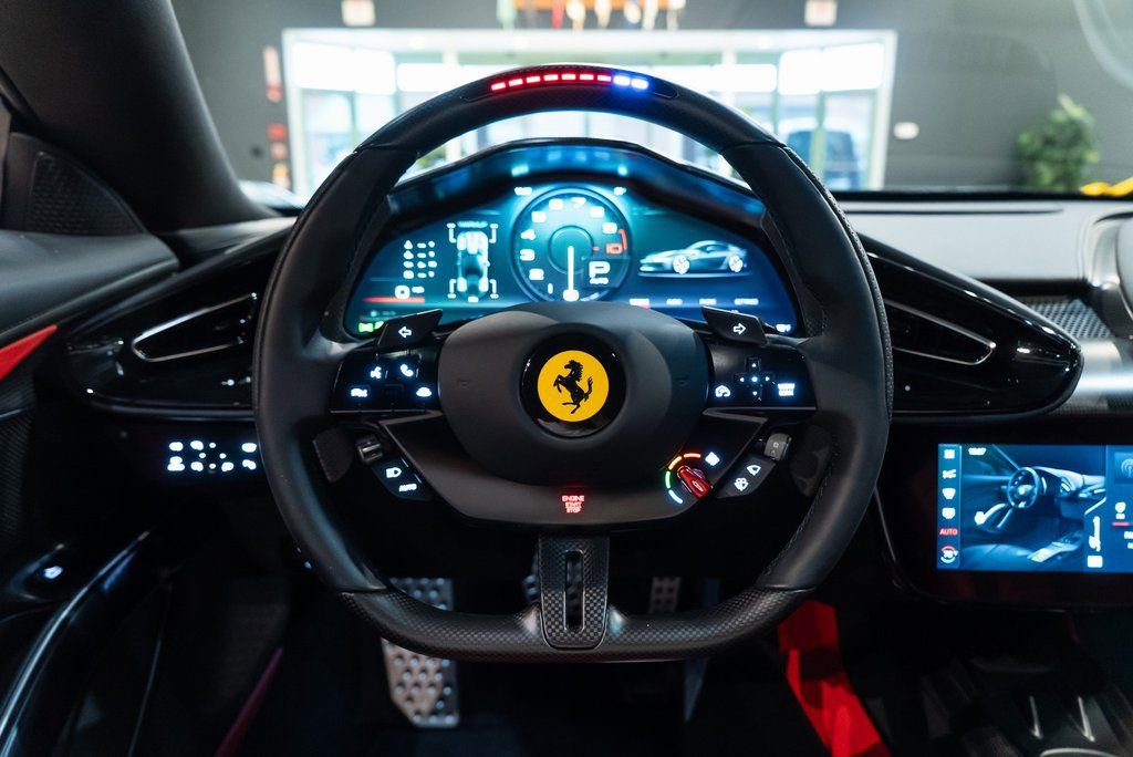 Used 2025 Ferrari 12Cilindri image 5