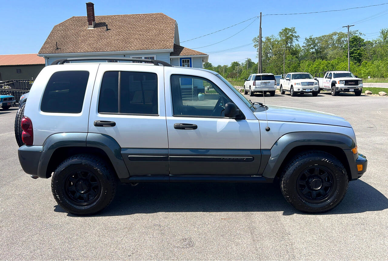 Used 2005 Jeep Liberty Renegade image 6