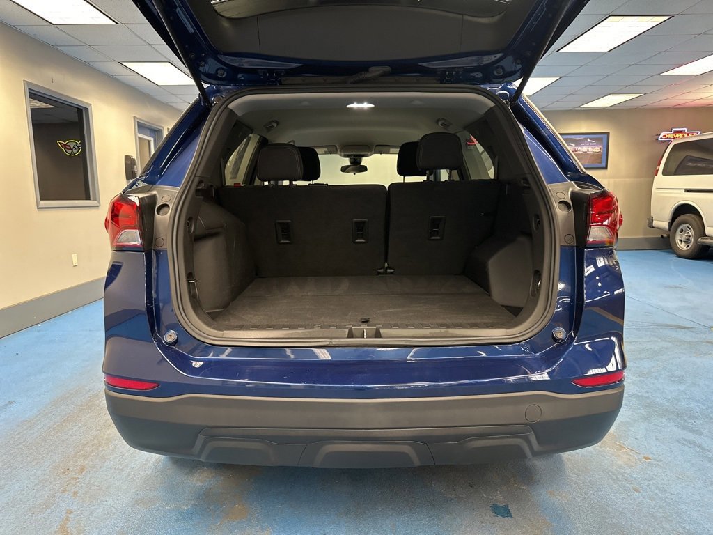Used 2023 Chevrolet Equinox LS w/ LS Convenience Package image 8