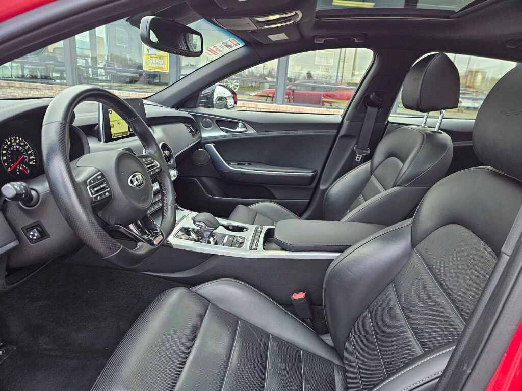 Used 2020 Kia Stinger GT2 image 17