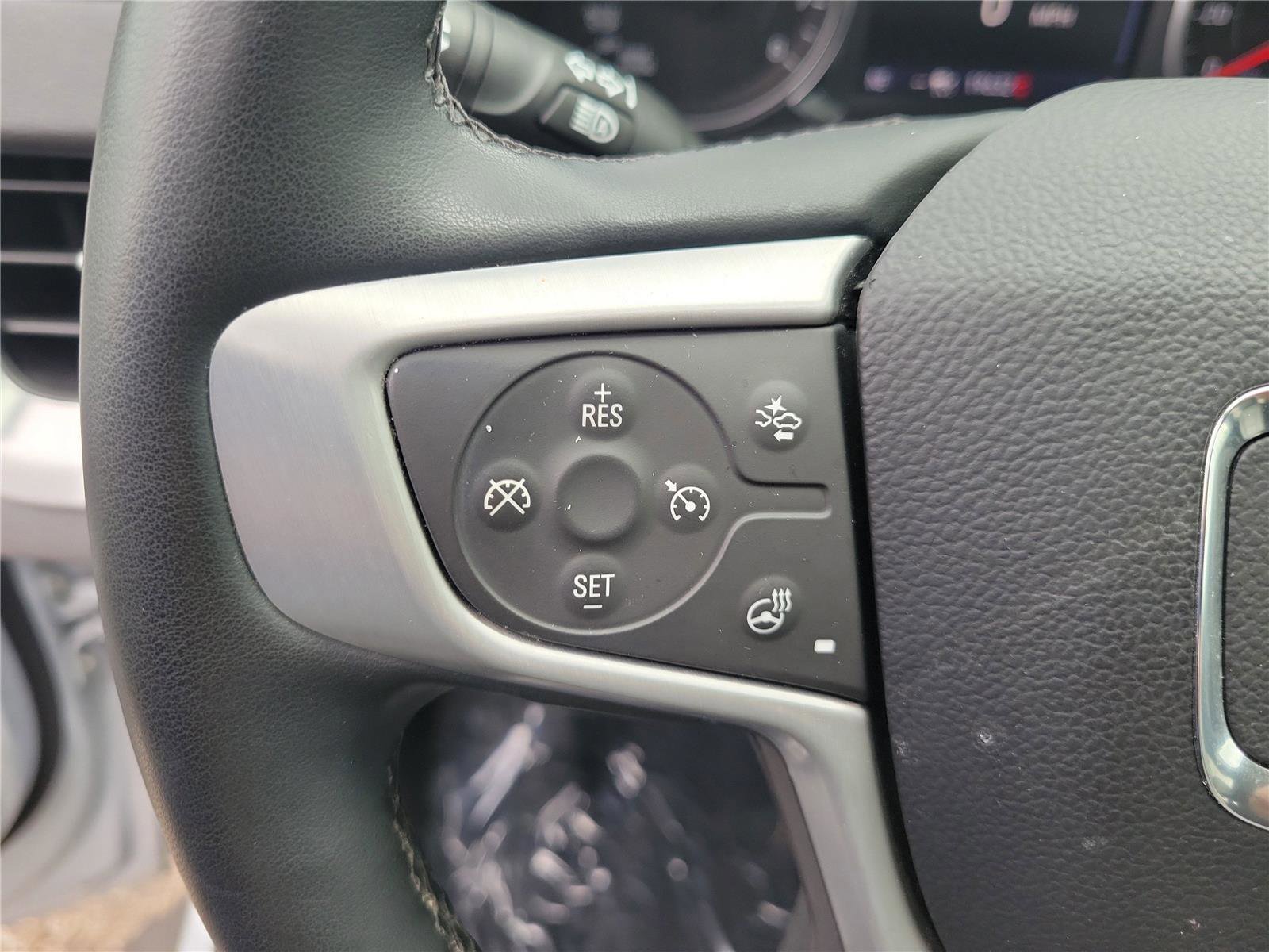 Used 2023 GMC Terrain SLT image 25