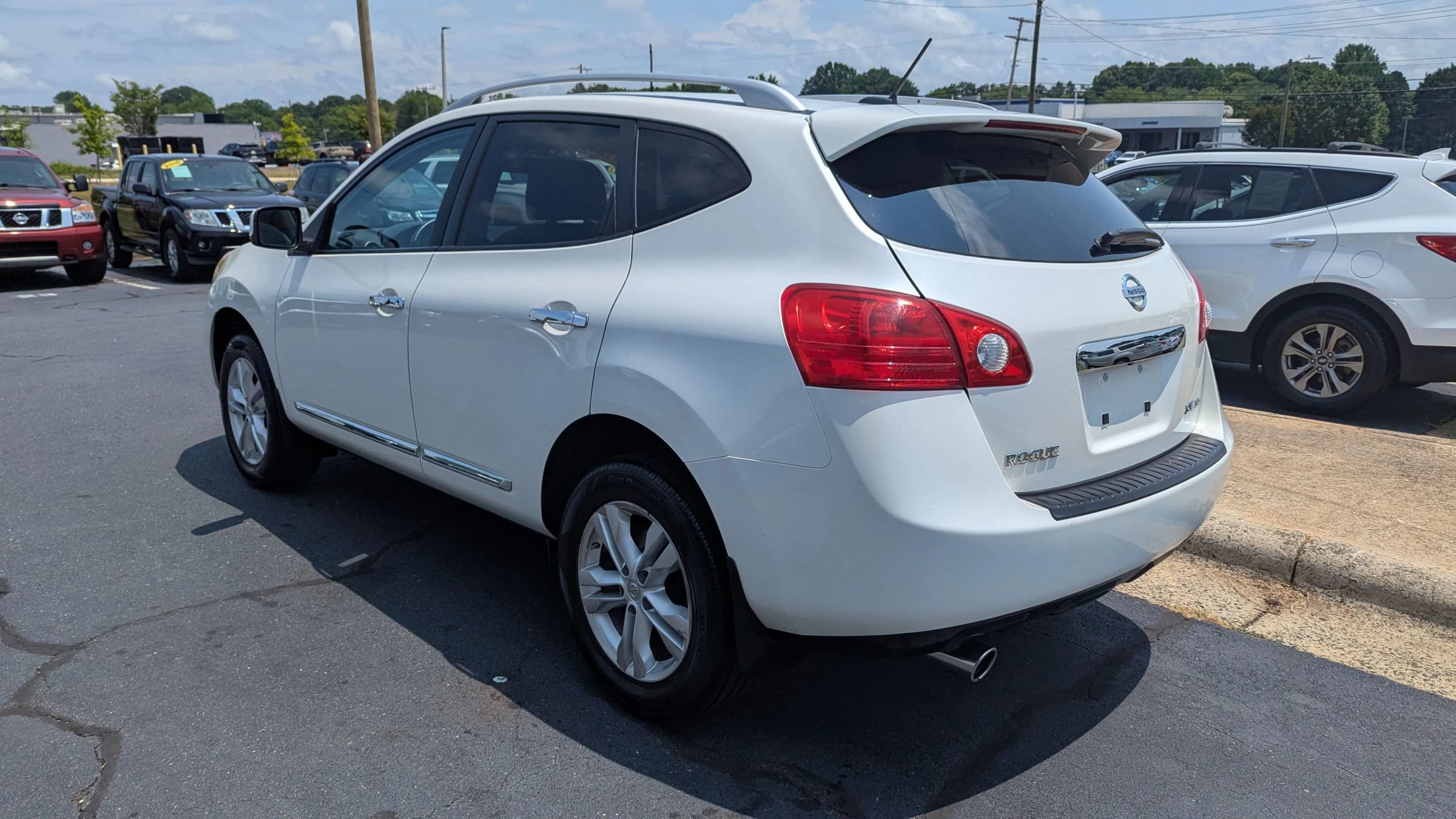 Used 2012 Nissan Rogue SV AWD/4WD image 5