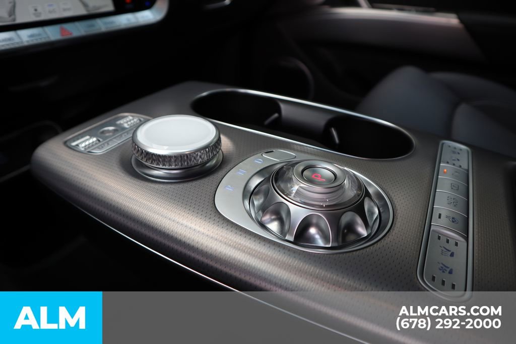 Used 2025 Genesis GV60 Advanced image 40