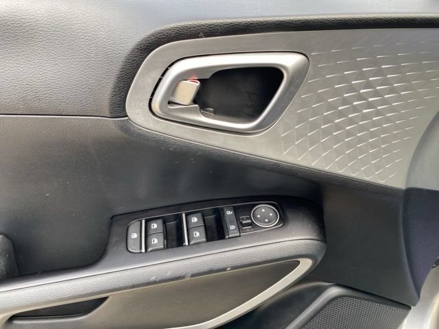 Used 2023 Kia Soul S FWD image 24