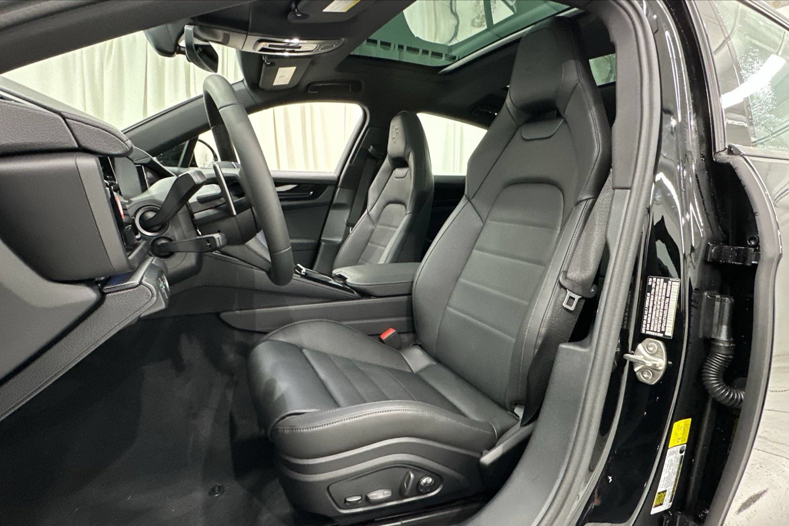 Certified 2025 Porsche Panamera 4 AWD/4WD image 29