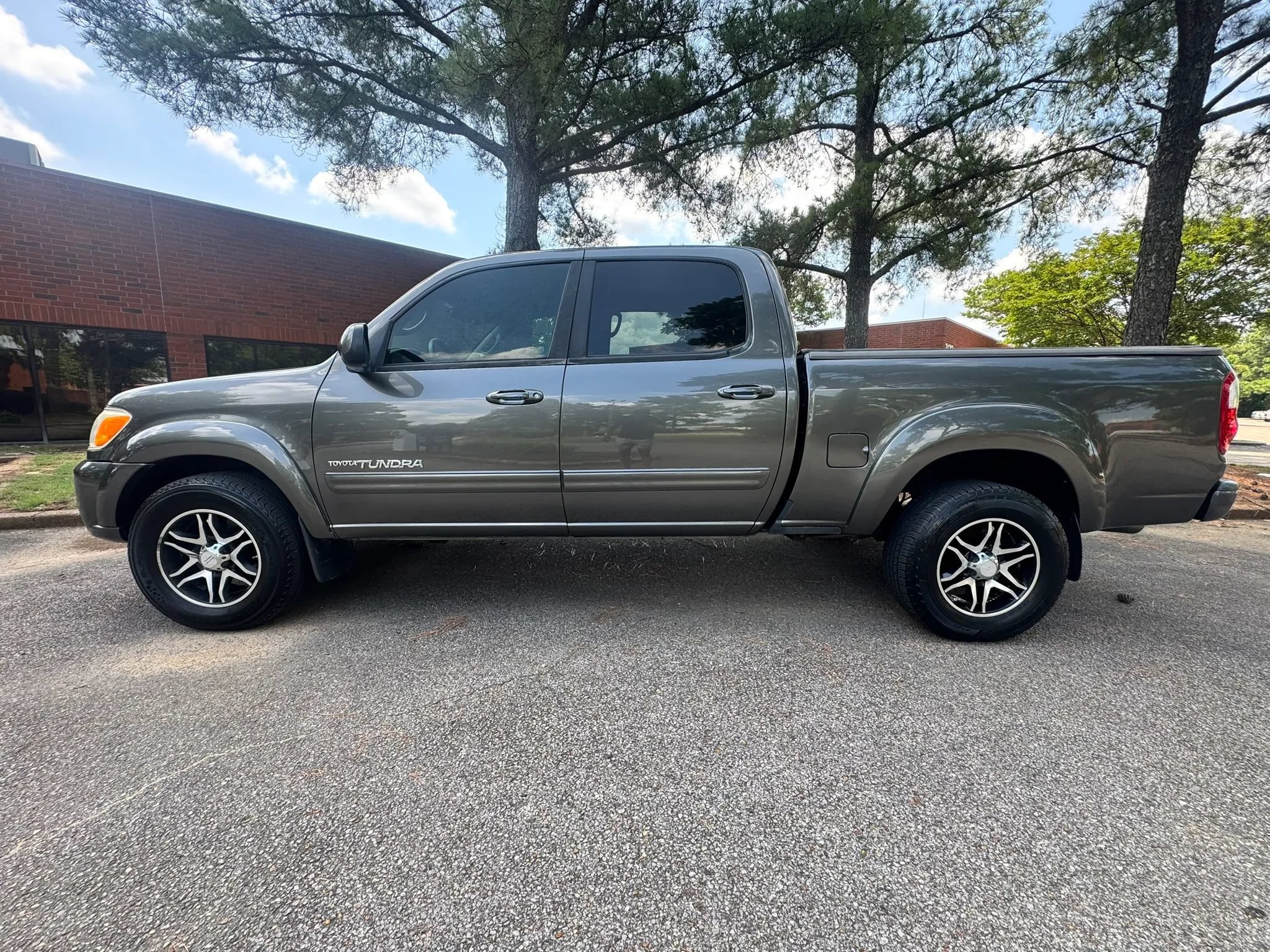 Used 2006 Toyota Tundra Darrell Waltrip Edition RWD image 10