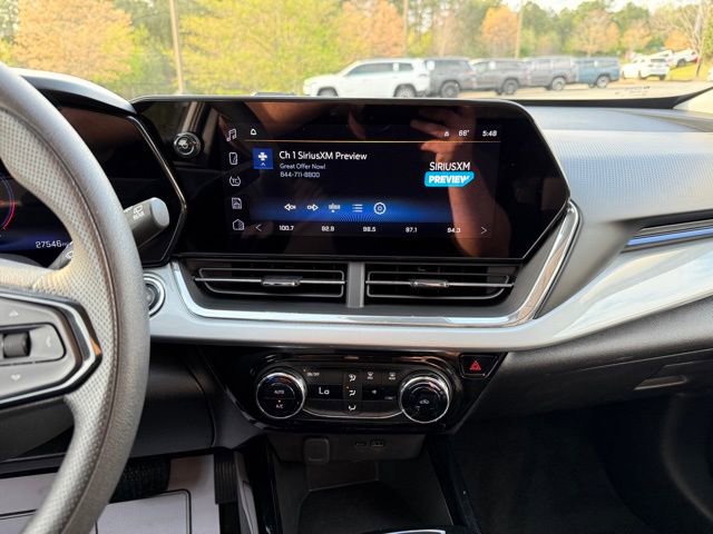 Used 2025 Chevrolet Trax LT FWD image 18