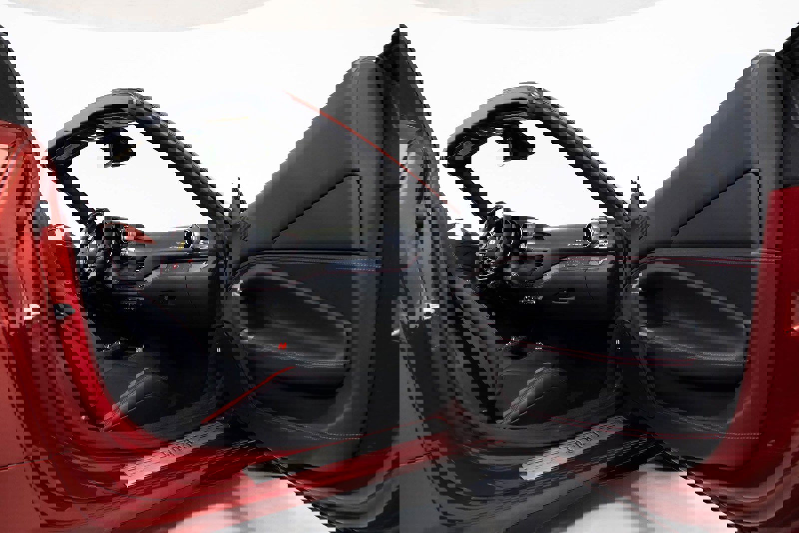 Used 2023 Ferrari F8 Spider image 40