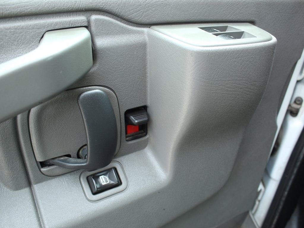 Used 2019 Chevrolet Express 3500 w/ Power Convenience Package RWD image 16