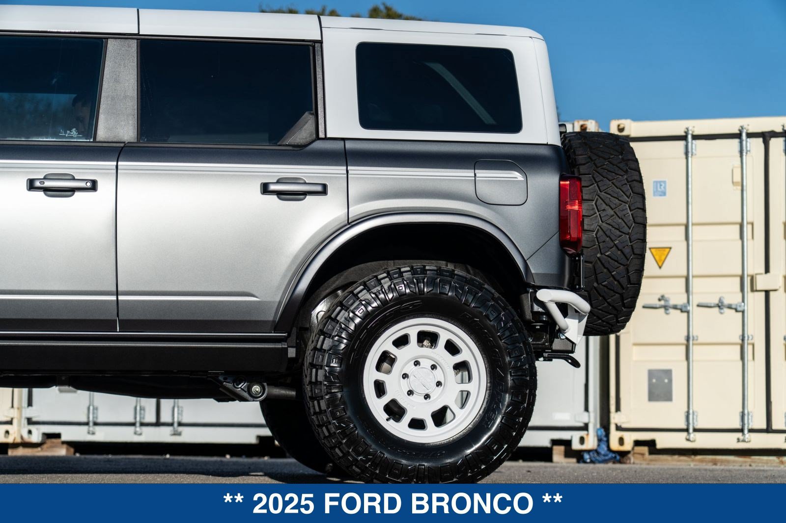 Used 2025 Ford Bronco Heritage Edition AWD/4WD image 20