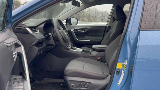 Used 2023 Toyota RAV4 AWD Hybrid image 16