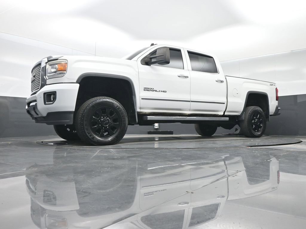 Used 2015 GMC Sierra 3500 Denali w/ Duramax Plus Package image 26
