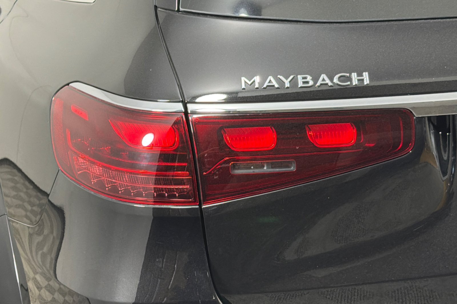 Used 2025 Mercedes-Benz Maybach GLS 600 4MATIC image 28