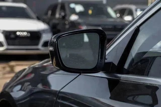 Used 2024 BMW 330i Sedan image 48