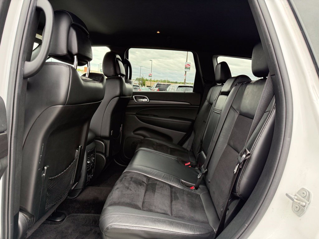Used 2018 Jeep Grand Cherokee Altitude RWD image 14