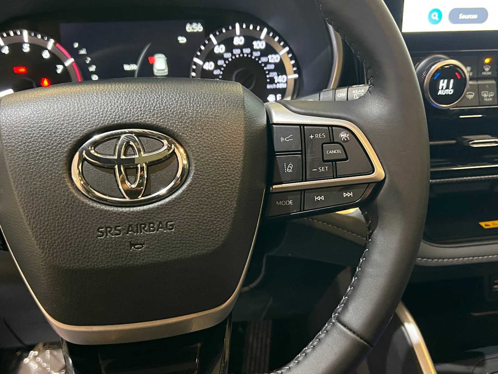 Certified 2024 Toyota Highlander XSE image 21