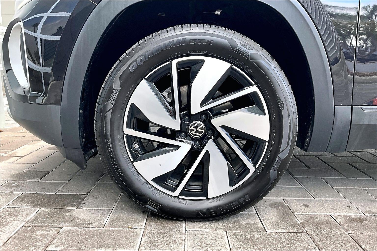 Used 2026 Volkswagen Atlas SE FWD image 9