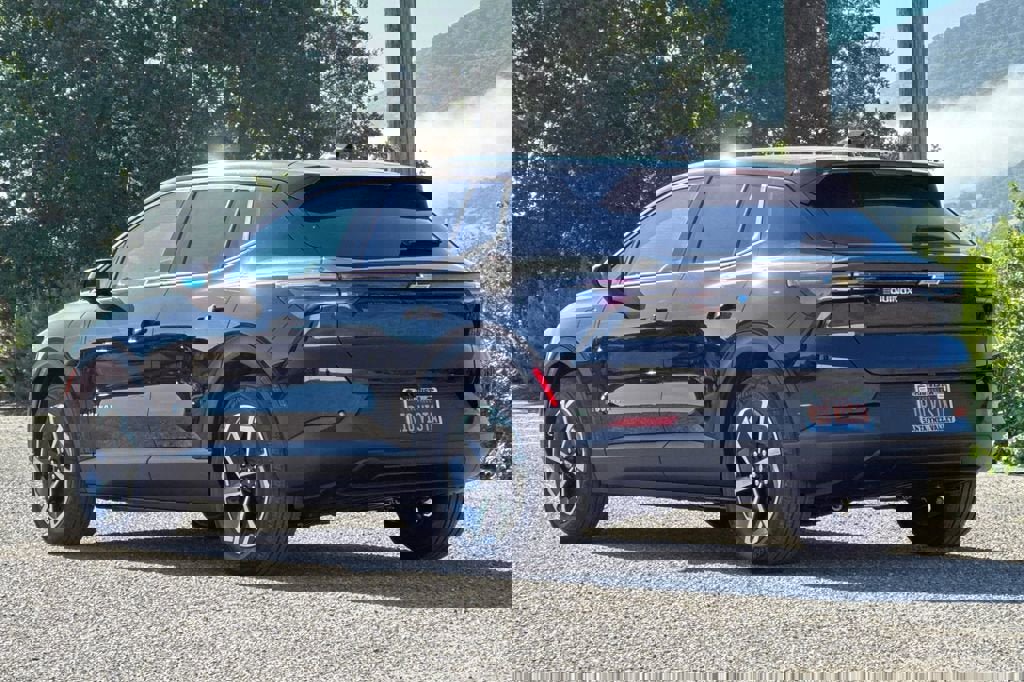 New 2026 Chevrolet Equinox EV LT image 6