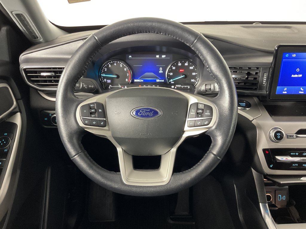 Used 2022 Ford Explorer XLT w/ Equipment Group 202A AWD/4WD image 12