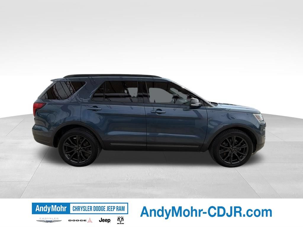 Used 2018 Ford Explorer XLT w/ Equipment Group 202A FWD image 8
