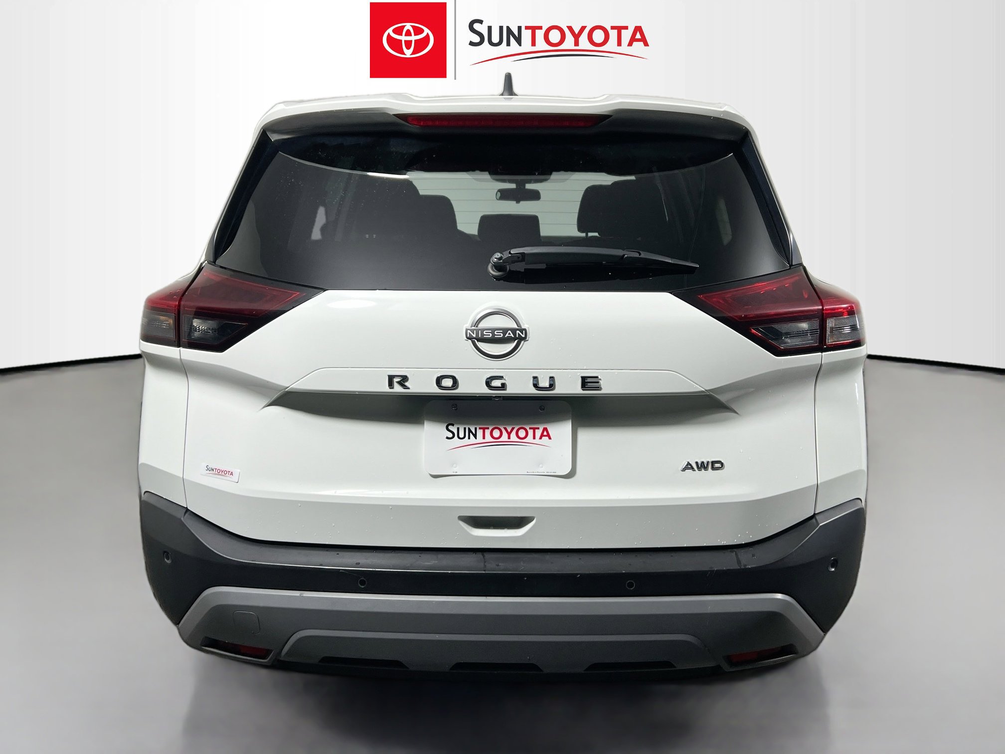 Used 2023 Nissan Rogue S image 5