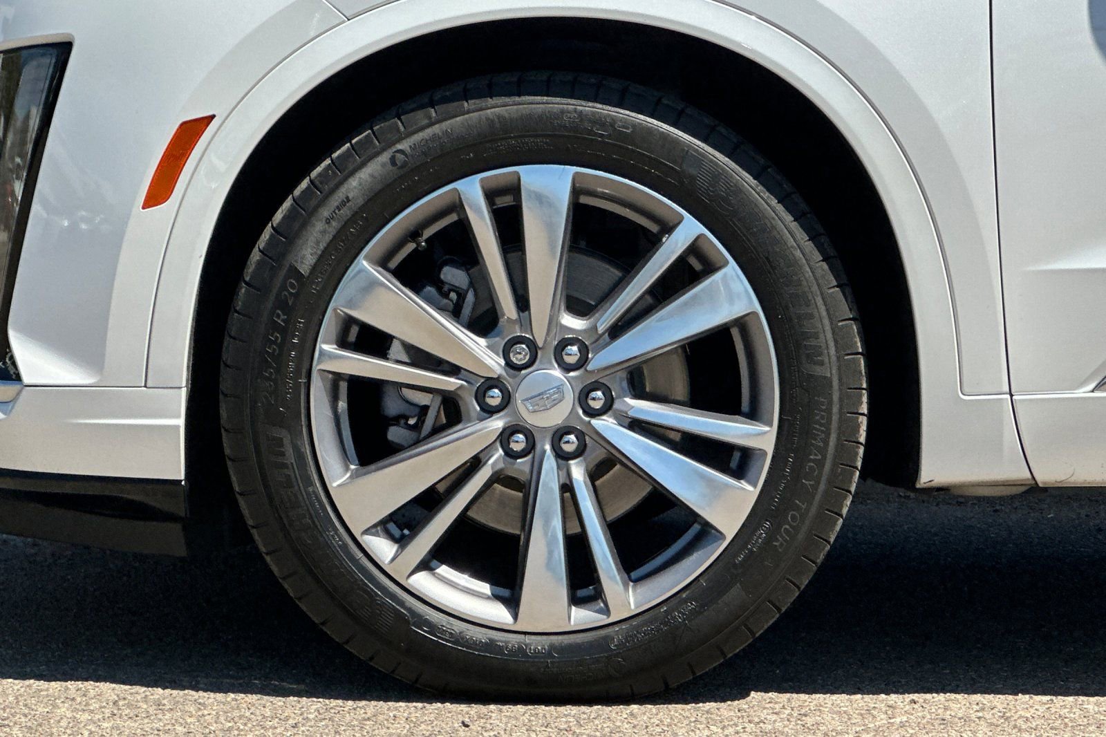 Used 2020 Cadillac XT6 Premium Luxury image 27
